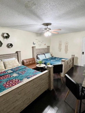 R1 Two Queen Beds With Private Bathroom
